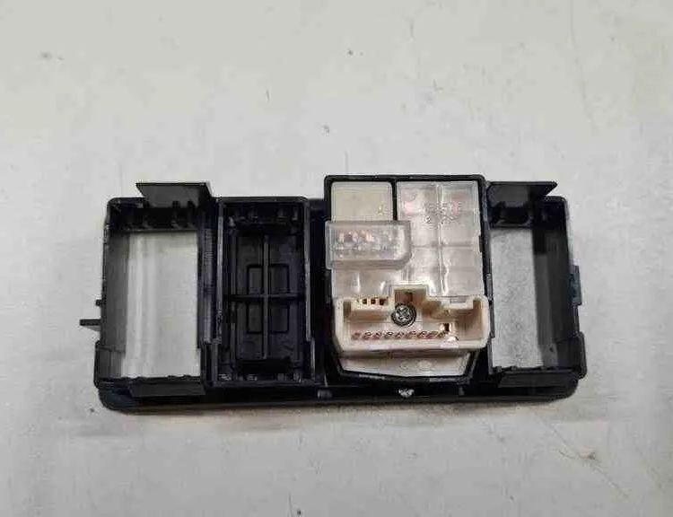 TOYOTA Avensis 2 generation (2002-2009) Kontakt til spejljustering 183575 32714394