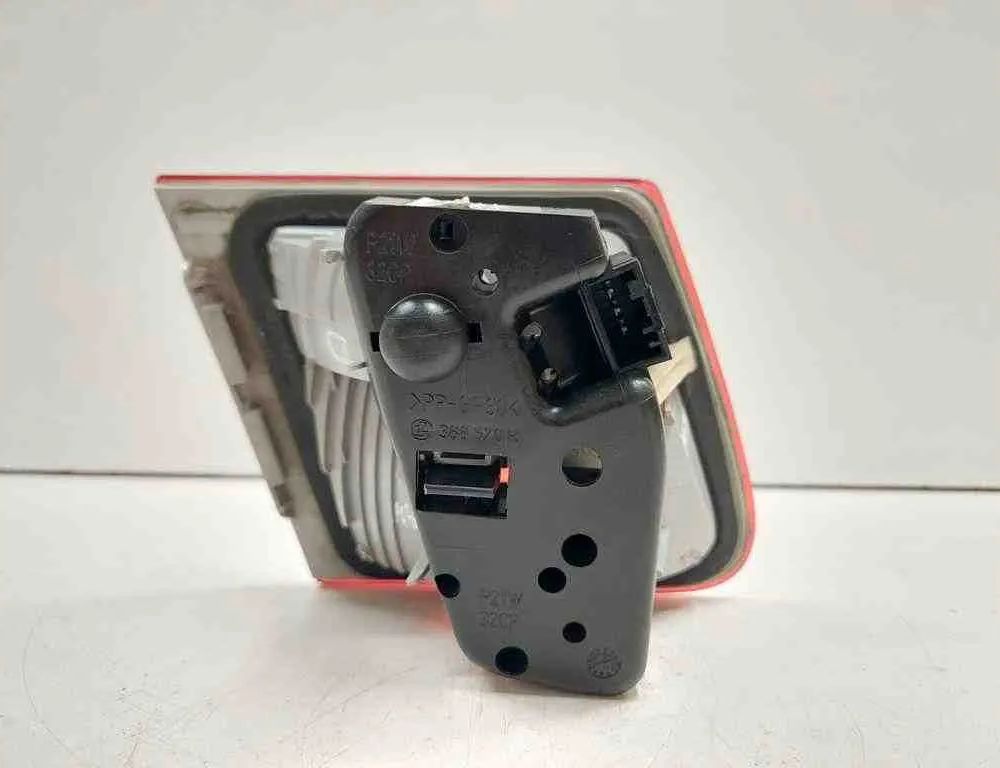 BMW 3 Series E46 (1997-2006) Højre side bagklap Baglygte 7165744,8368760,63218368760 32718852