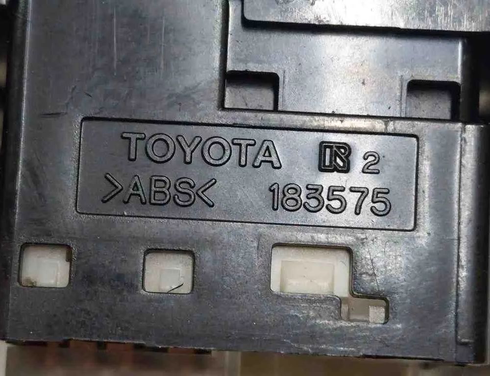 TOYOTA Avensis 2 generation (2002-2009) Kontakt til spejljustering 183575 32725679