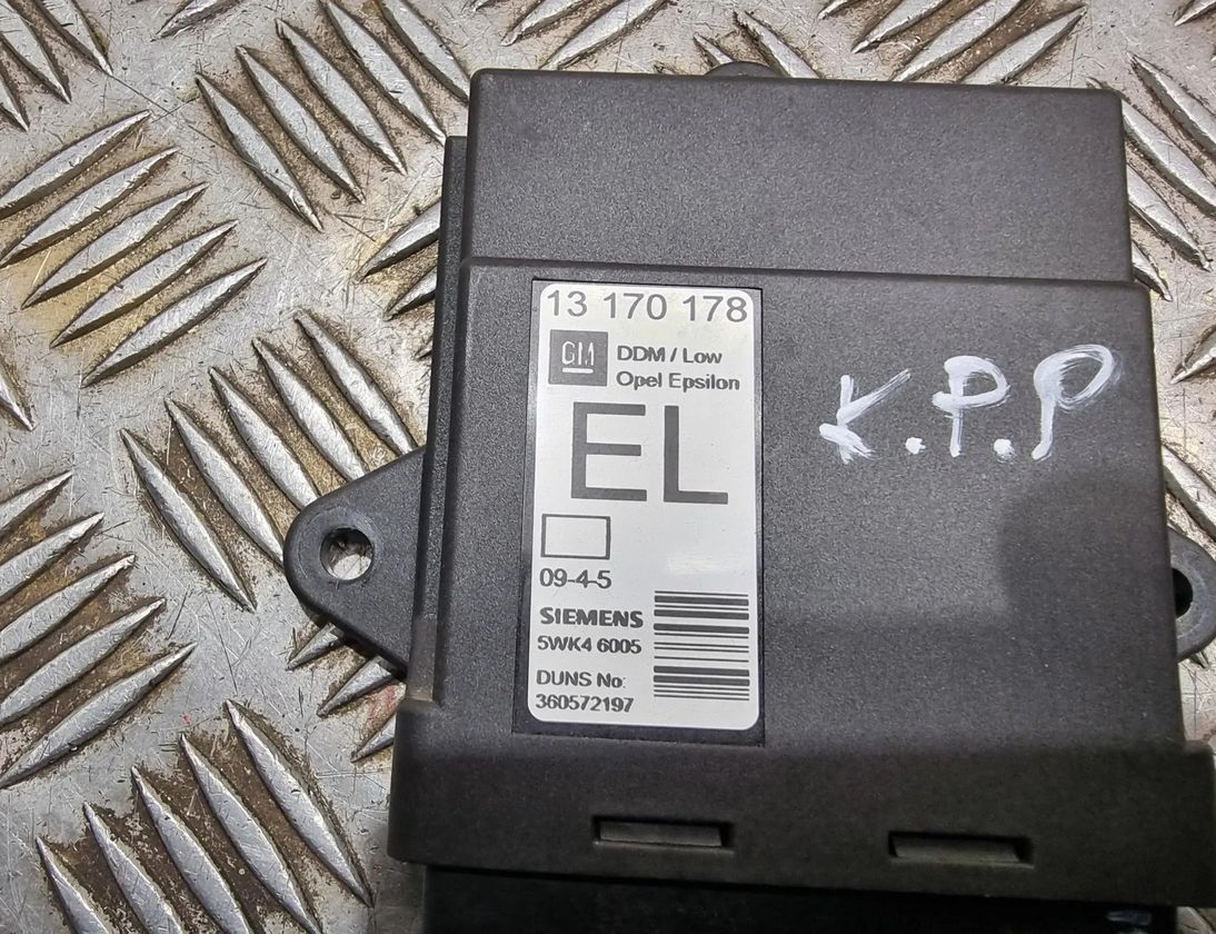 OPEL Vectra C (2002-2005) Kontrolenhed til venstre bagdør 13170178,360572197 27890537