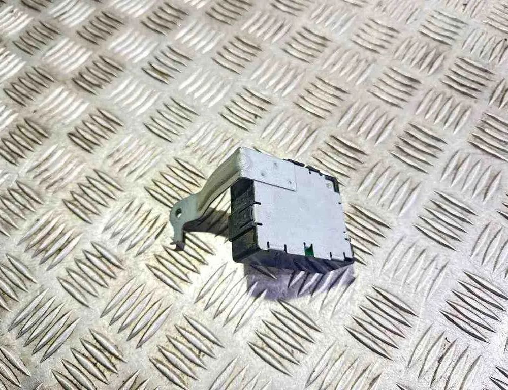 TOYOTA Previa 2 generation (2000-2006) Kontrolenhed til venstre bagdør 2513000050,8974128131 32633402