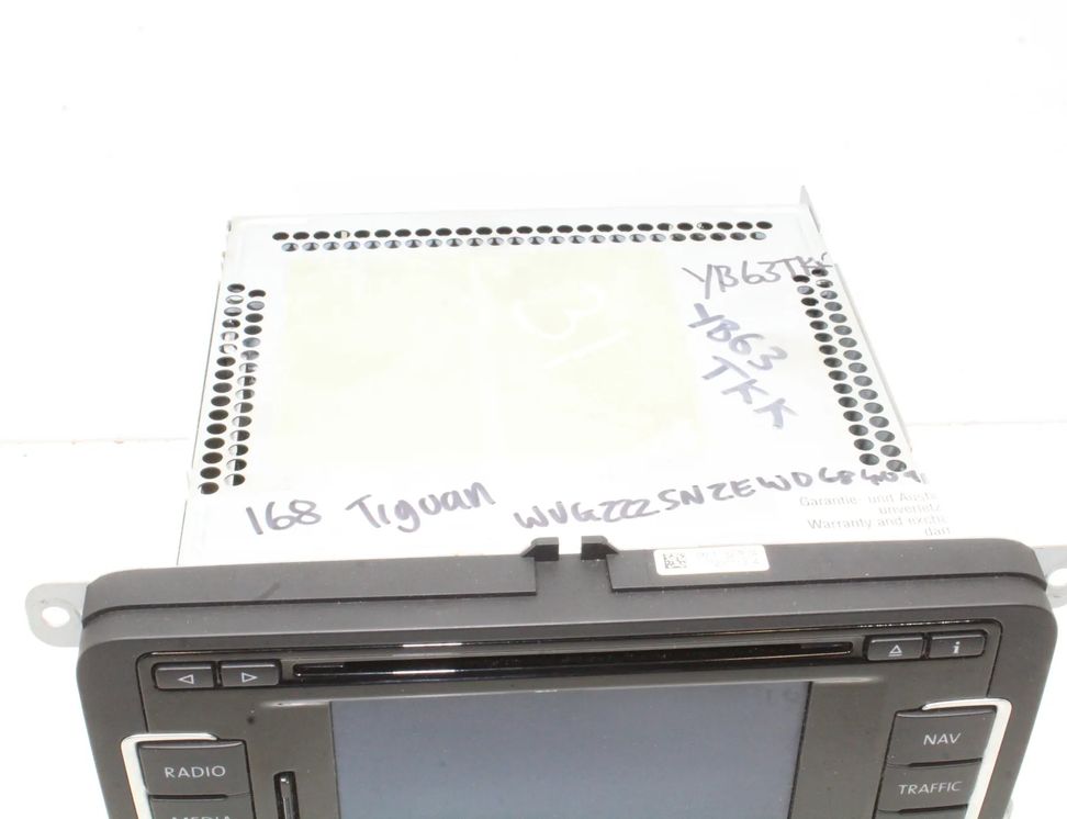 VOLKSWAGEN Passat CC 1 generation (2008-2017) Musikafspiller med GPS 3C8035279G 17504678