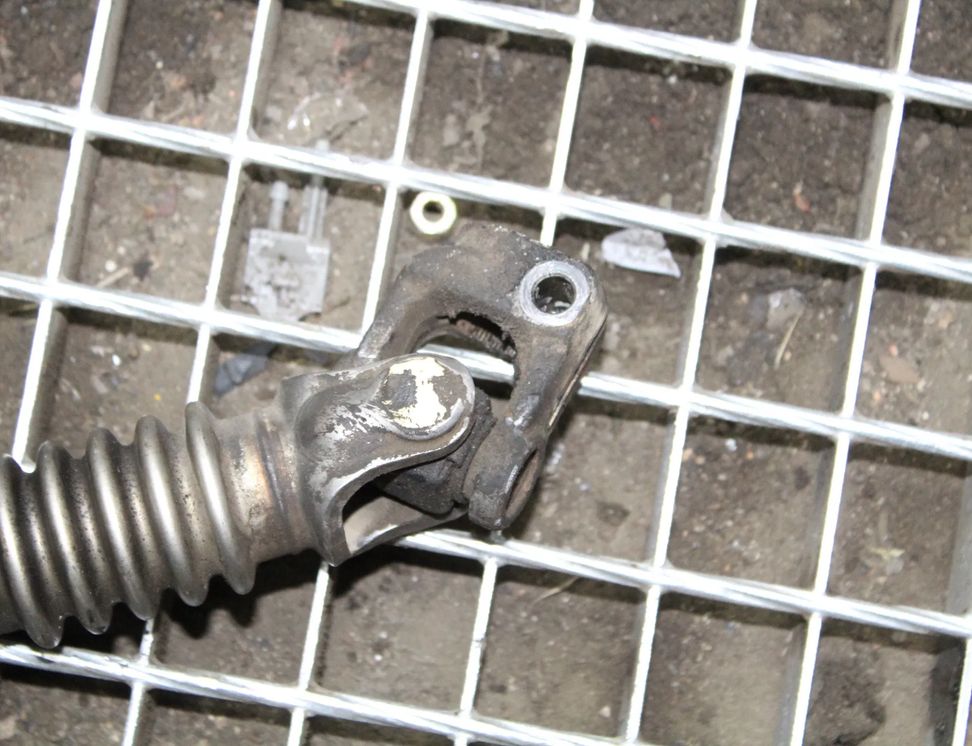 BMW 6 Series E63/E64 (2003-2010) Ratstammeakselled 22915342