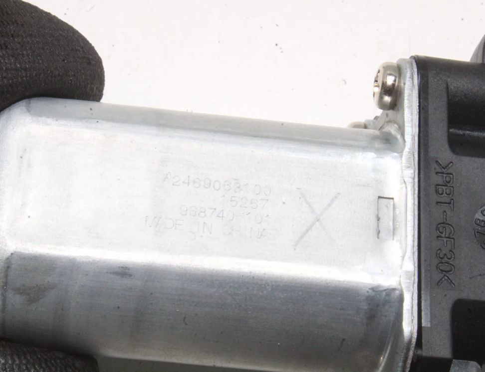 MERCEDES-BENZ GLA-Class X156 (2013-2020) Bagerste venstre dør vindue kontrolmotor A2469063100 31566288