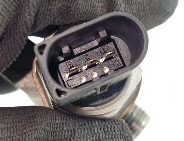 VOLKSWAGEN Passat B8 (2014-2023) Brændstofskinne R04L125,04L130764C,04L89G,04L906054 30252877