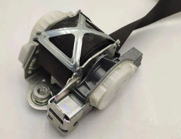 BMW 2 Series F22/F23 (2013-2020) Venstre forreste sikkerhedssele 34143193C,WXQWY358 31532707