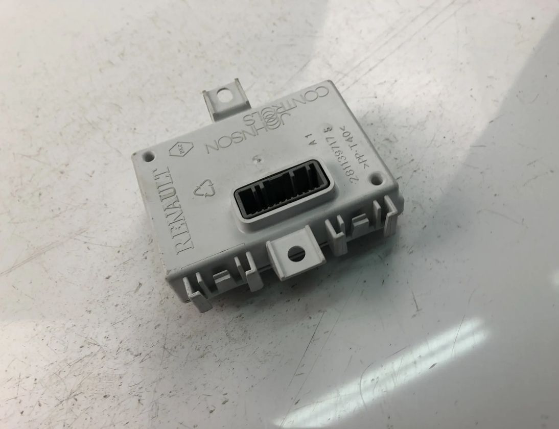 RENAULT Megane 3 generation (2008-2020) Styreenhed 283466187R 17686542