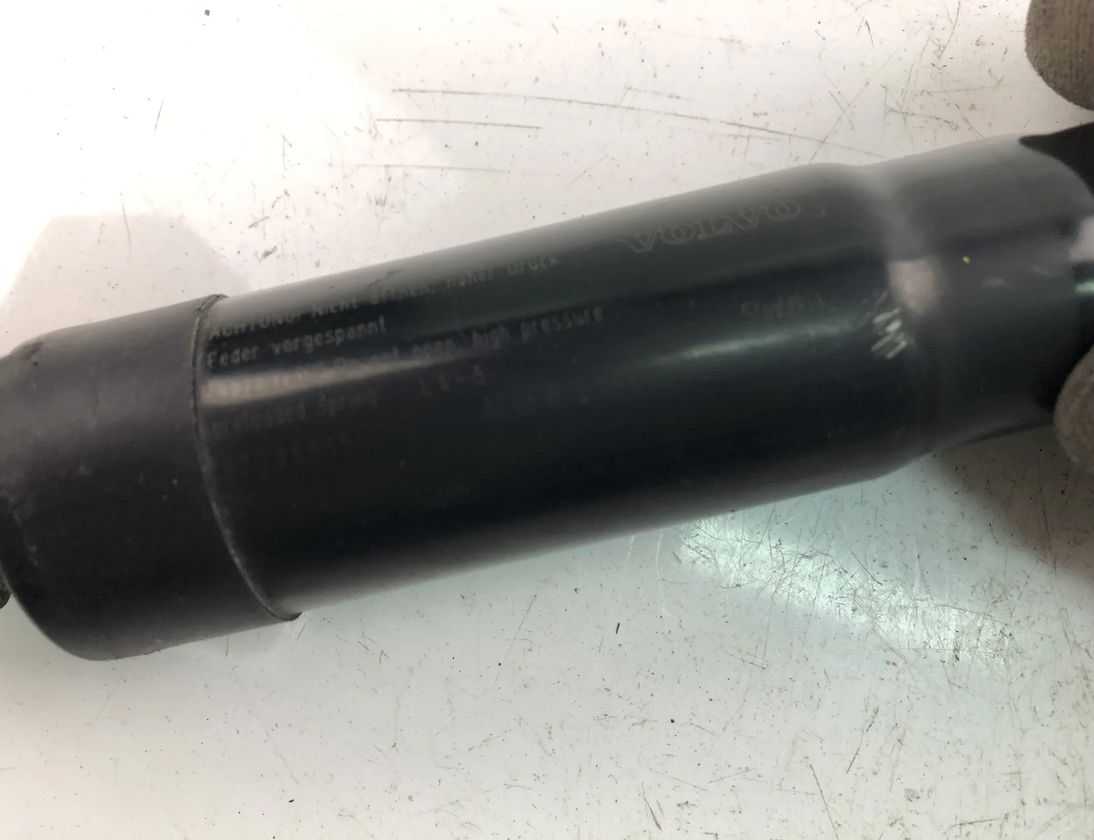 VOLVO XC60 2 generation (2017-2024) Venstre side bagklap gasfjeder 32296915 17742435