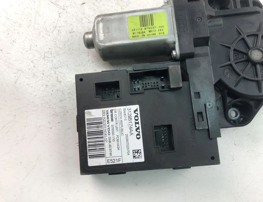 VOLVO C30 1 generation (2006-2013) Forreste højre dør Vindueskontrolmotor 979037-100 18284454