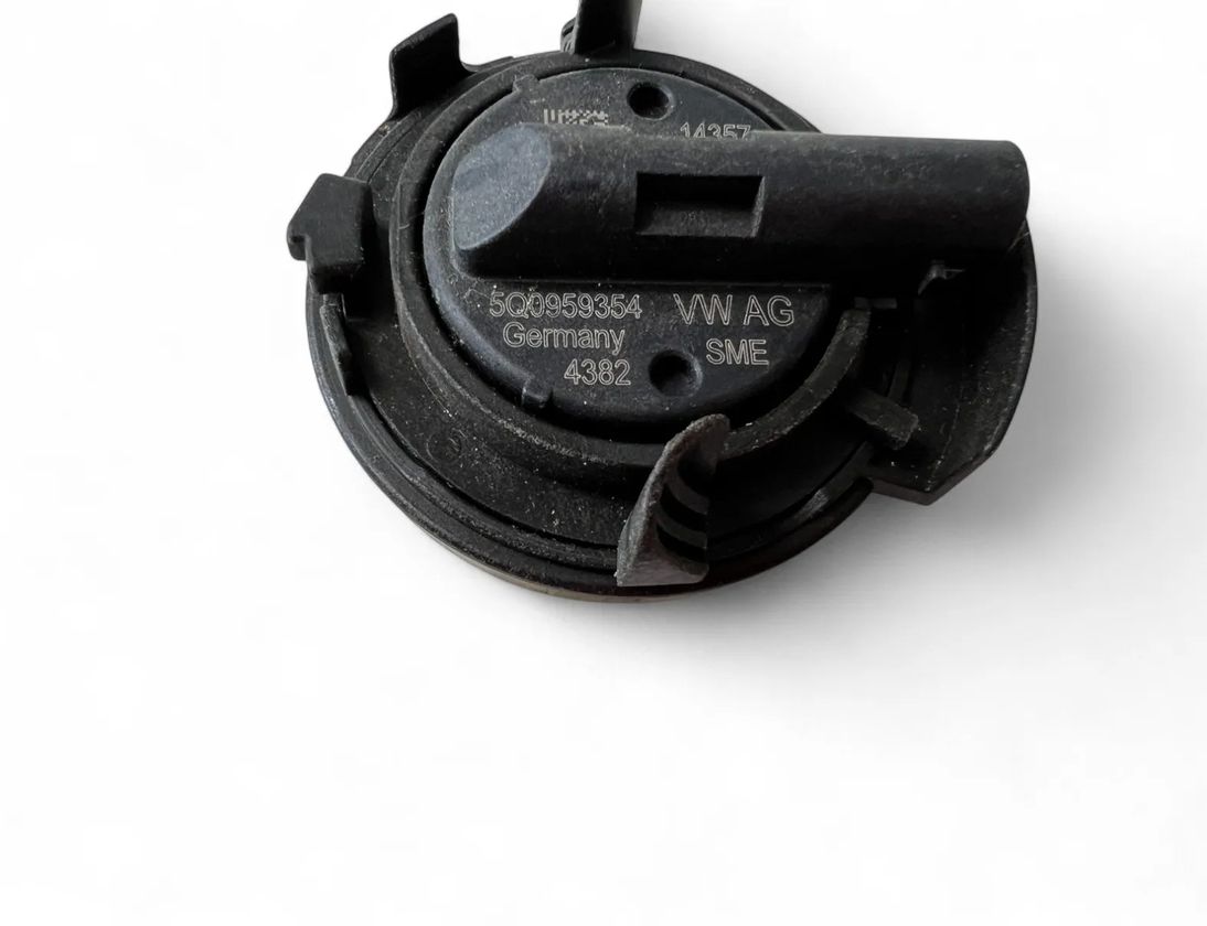 VOLKSWAGEN Golf 7 generation (2012-2024) Crash Impact Sensor 5Q0959354 32063722