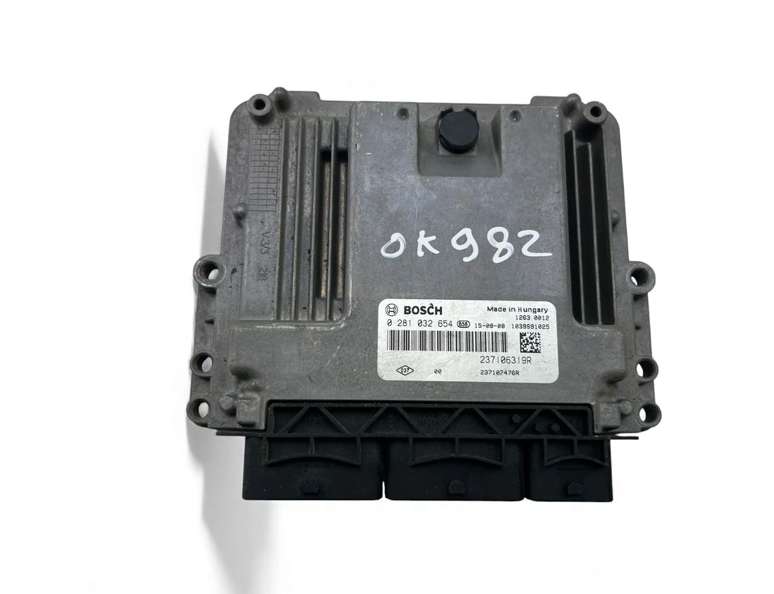 RENAULT Clio 4 generation (2012-2020) Motorkontrolenhed ECU 237106319R,0281032654 33095057