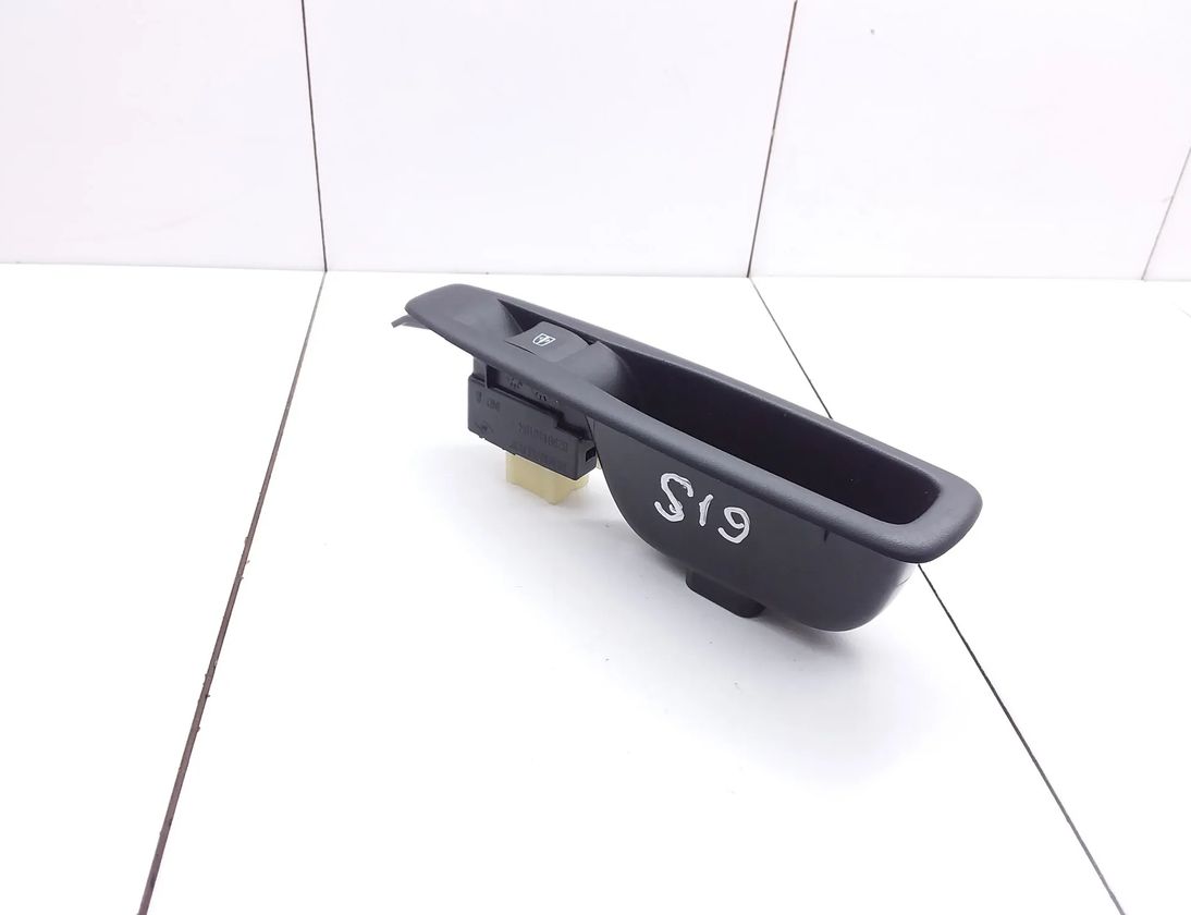 RENAULT Captur 1 generation (2013-2019) Kontrolkontakter til venstre bagdørs rude 829614619R 23114375