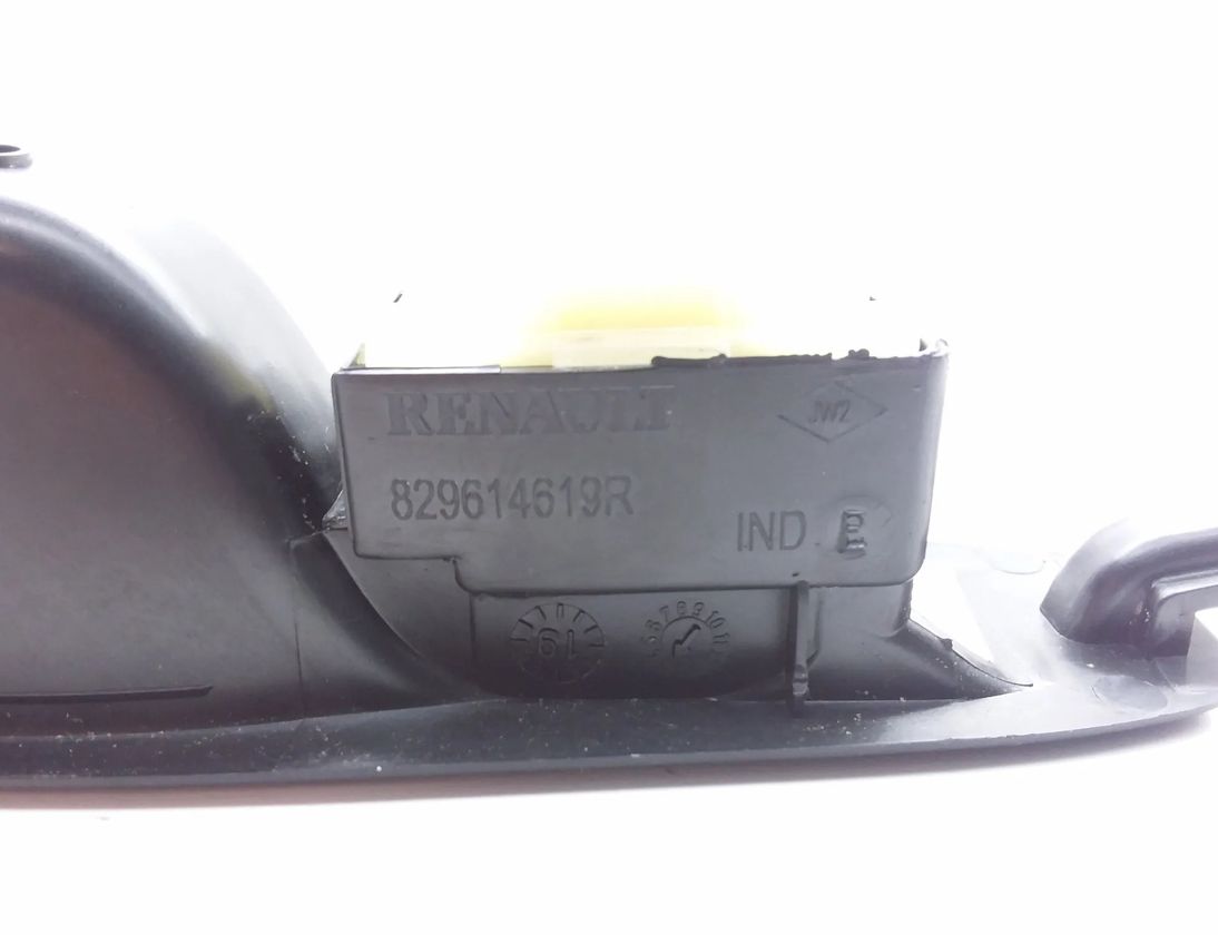RENAULT Captur 1 generation (2013-2019) Kontrolkontakter til venstre bagdørs rude 829614619R 23114375