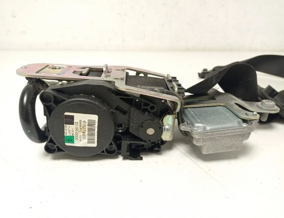 MERCEDES-BENZ C-Class W204/S204/C204 (2004-2015) Forreste højre sikkerhedssele A2048606885 28093728