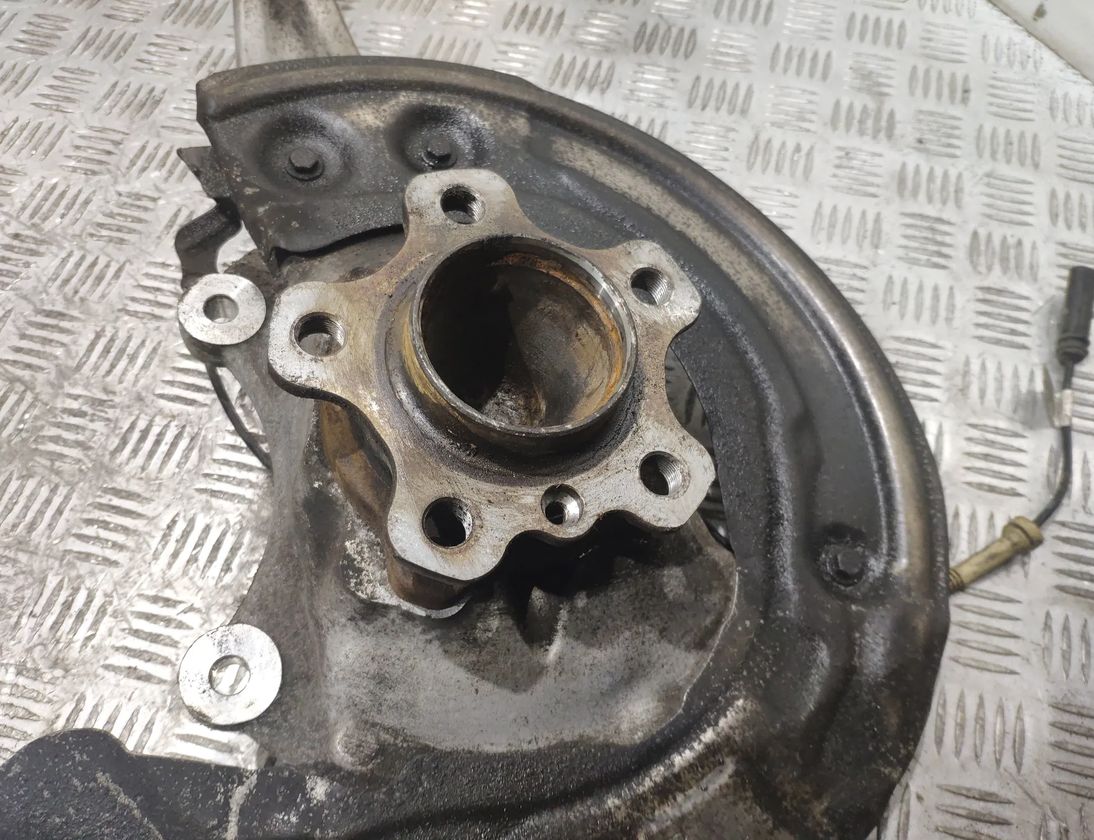 BMW 7 Series G11/G12 (2015-2023) Forreste højre hjulnav 6861798 12640114