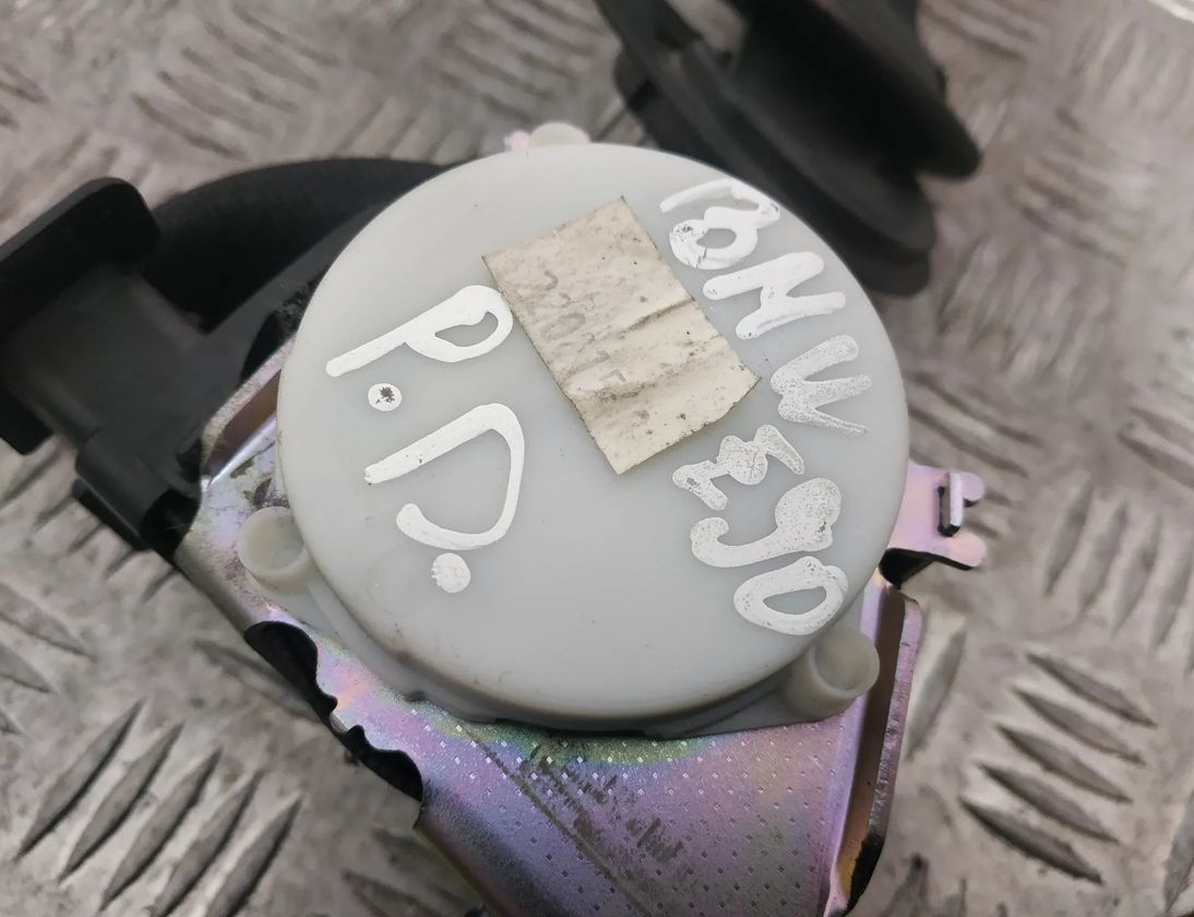 BMW 3 Series E90/E91/E92/E93 (2004-2013) Forreste højre sikkerhedssele 33059849,S27069956,33017492B 17130634