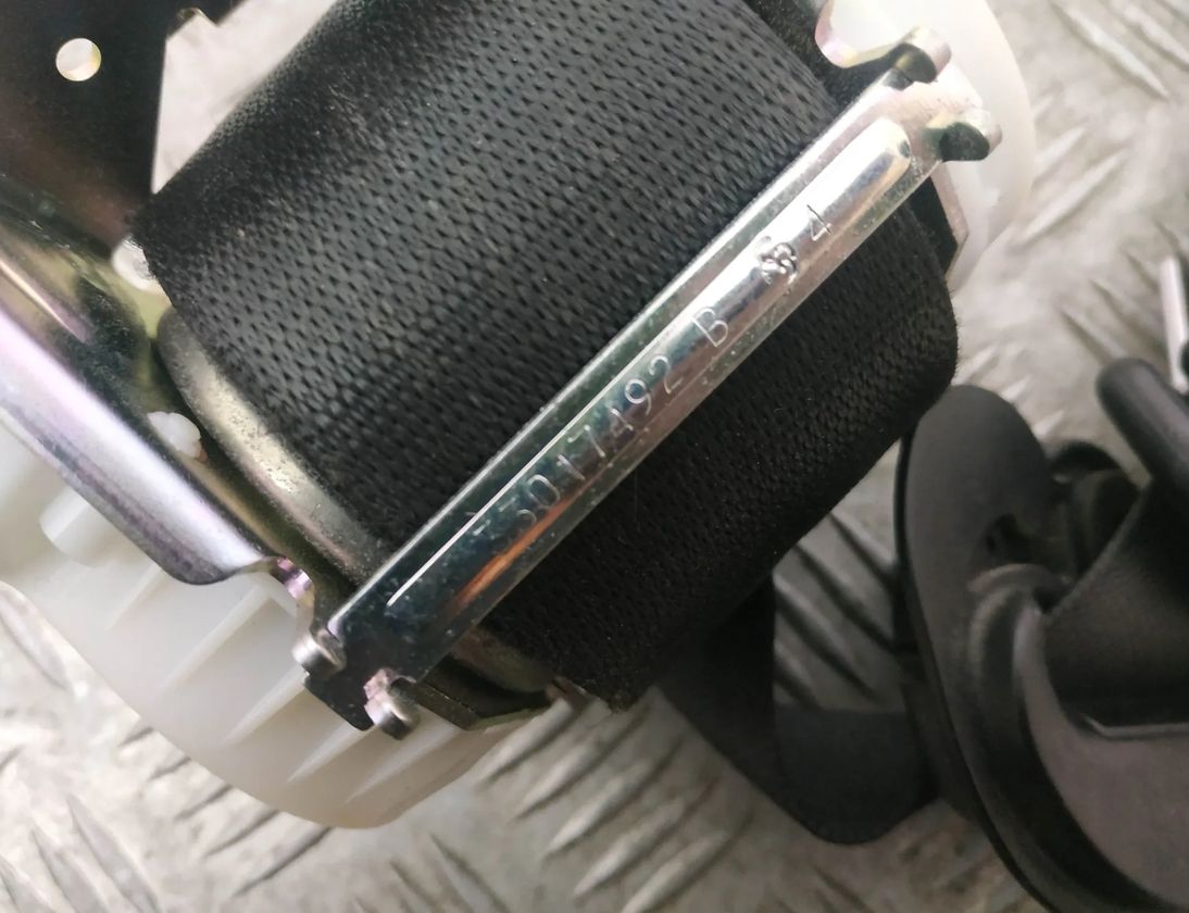 BMW 3 Series E90/E91/E92/E93 (2004-2013) Forreste højre sikkerhedssele 33059849,S27069956,33017492B 17130634