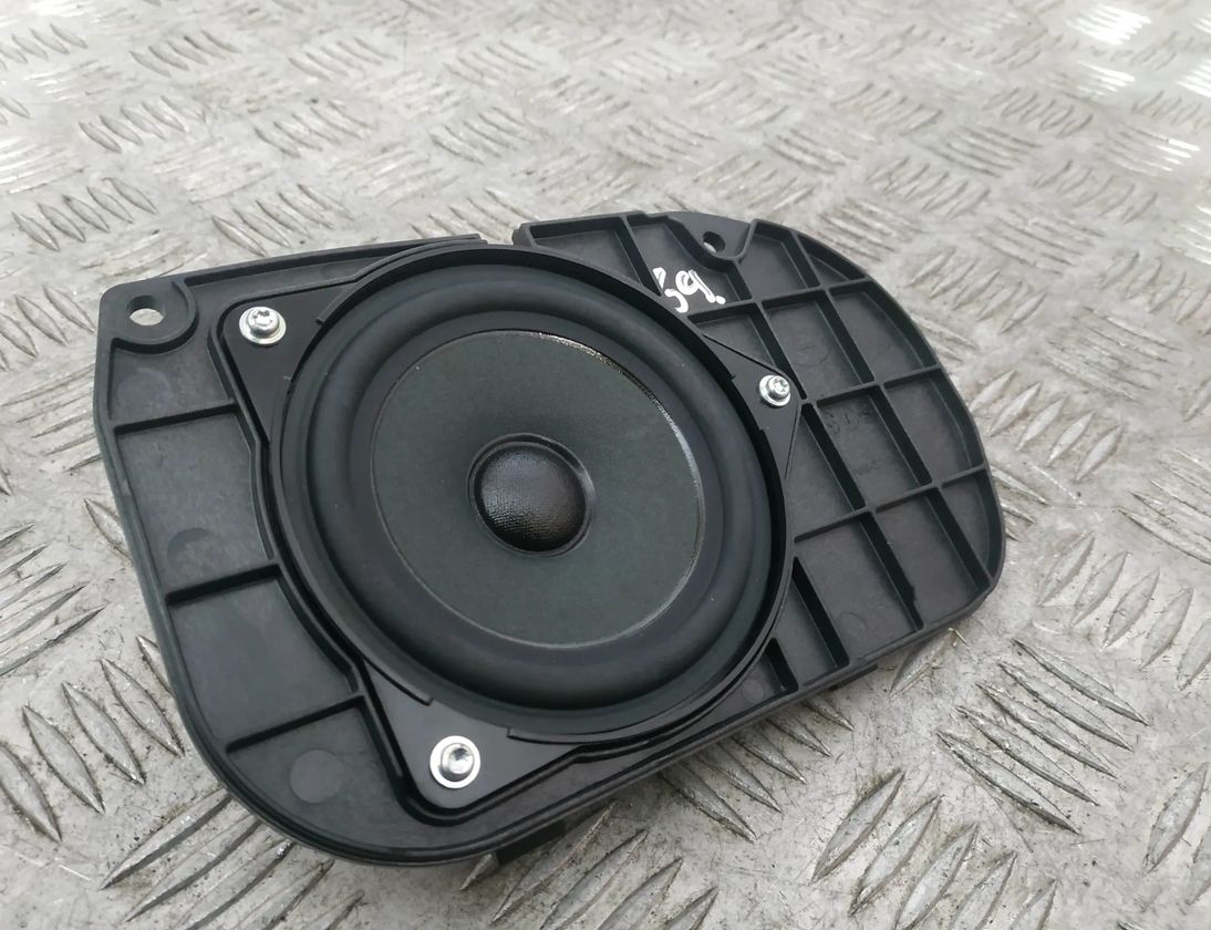 BMW 5 Series F10/F11 (2009-2017) Pakkehylde højtaler 9239183 17160819