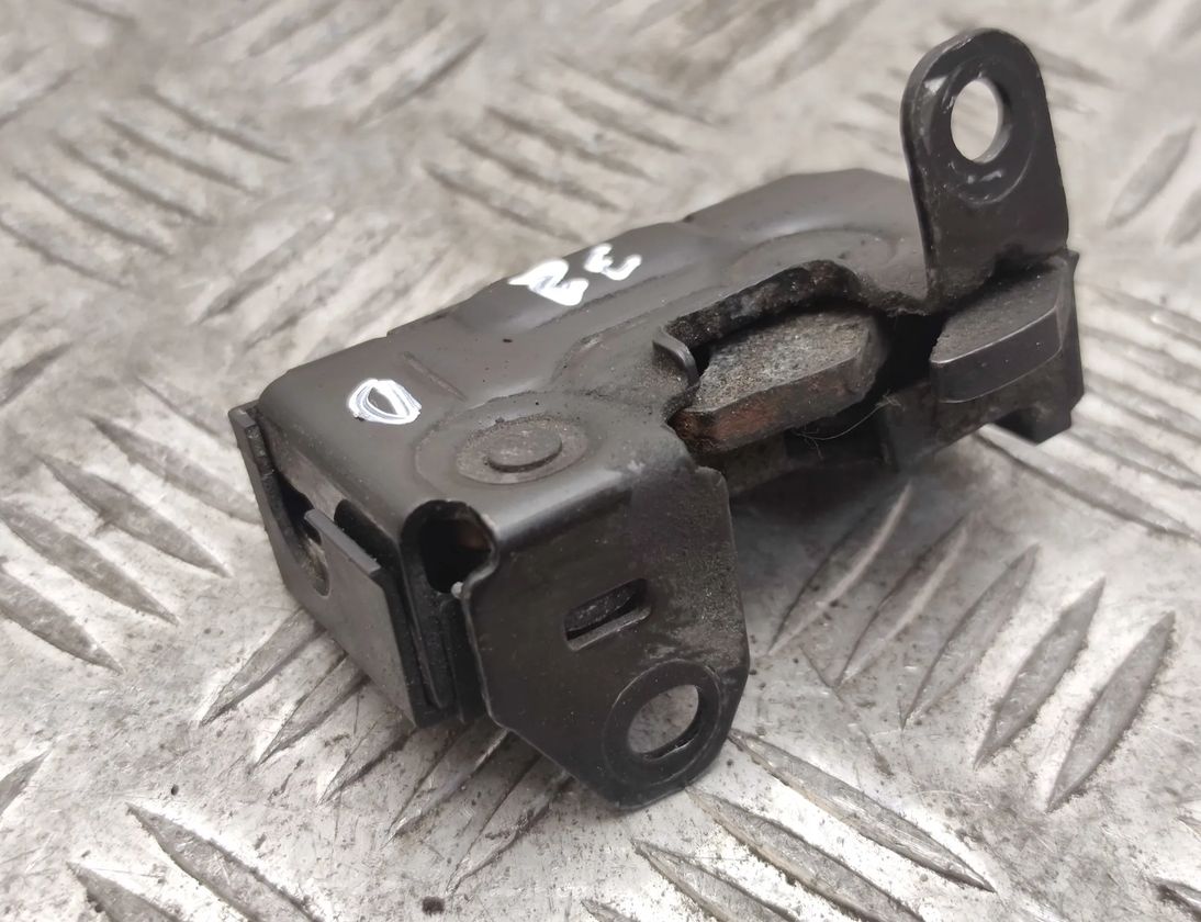 MERCEDES-BENZ C-Class W204/S204/C204 (2004-2015) Højre side hættelås A2048800260 17289653