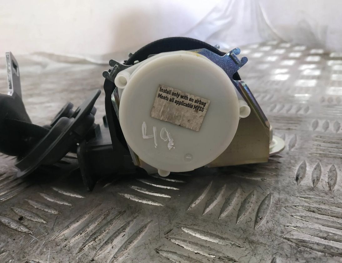 BMW 3 Series E90/E91/E92/E93 (2004-2013) Venstre forreste sikkerhedssele S19117219,33059848C,33017492B,33028136 18084556