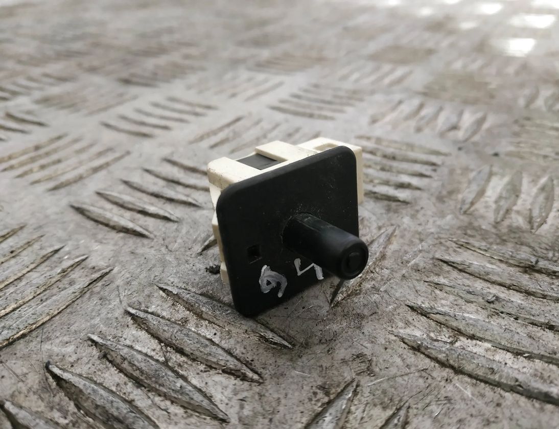 MERCEDES-BENZ CLS-Class C219 (2004-2010) Bildør åbne/lukke sensor 2028209410 18171180