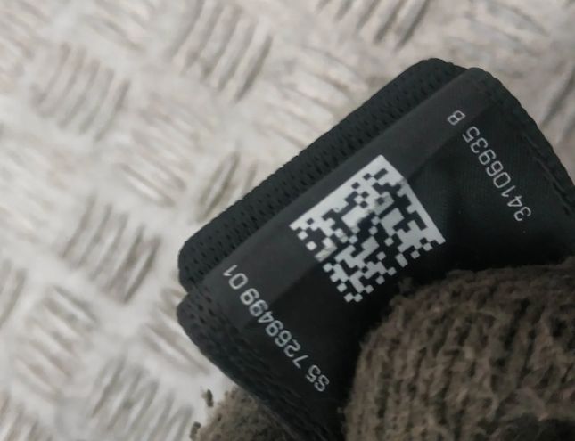 BMW 7 Series F01/F02 (2008-2015) Bagerste sikkerhedssele i midten 33044914B,34036732A 18778403