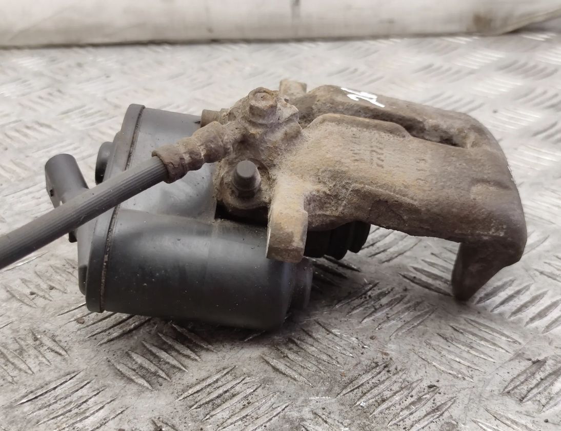 VOLKSWAGEN Passat B6 (2005-2010) Højre bagbremsekaliber 32332267 26244926