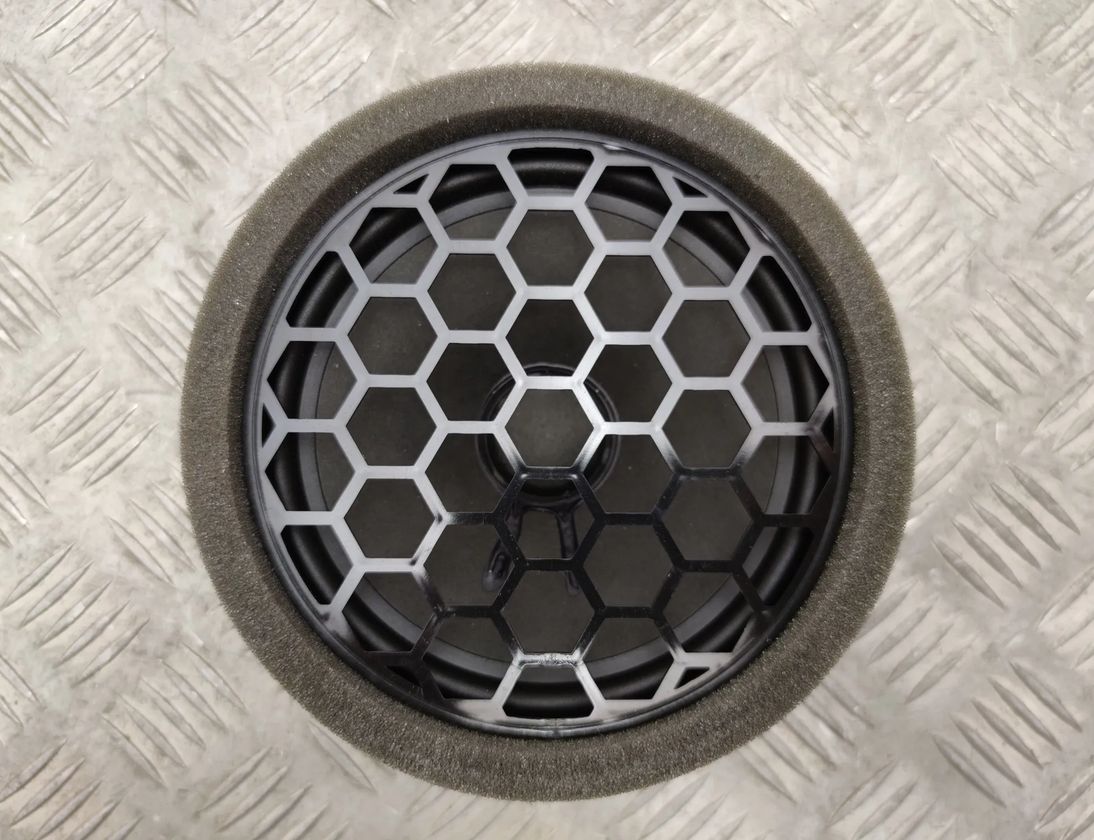 SKODA Superb 3 generation (2015-2023) Højre bagdørs lydhøjttaler 3V0035411J 29397115