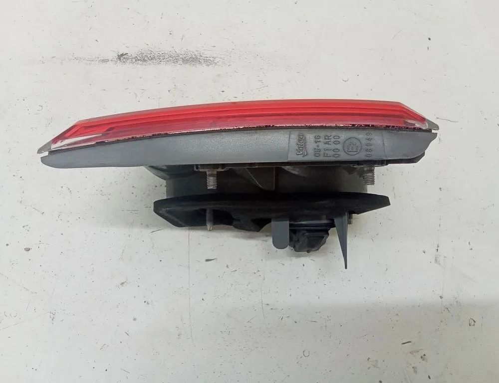 TOYOTA Avensis 3 generation (2009-2020) Venstre bagklap baglygte 8159005100 32143233