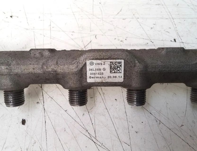 VOLKSWAGEN Golf 7 generation (2012-2024) Brændstofskinne 04L089G 28978388