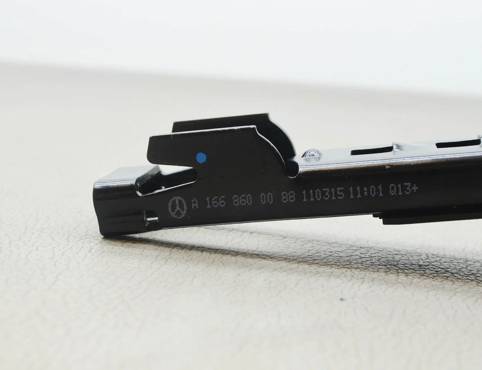 MERCEDES-BENZ GLE W166 (2015-2018) Forreste venstre sikkerhedssele højdejusterer A1668600088 10795029