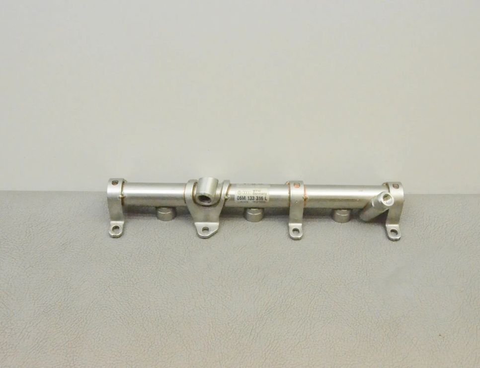 AUDI Q5 FY (2016-2024) Højre side brændstofskinne 06M133316L 22951983