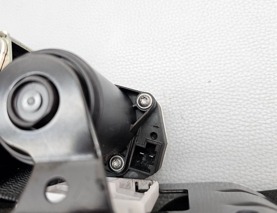 MERCEDES-BENZ C-Class W204/S204/C204 (2004-2015) Forreste højre sikkerhedssele A2048602485 27908143