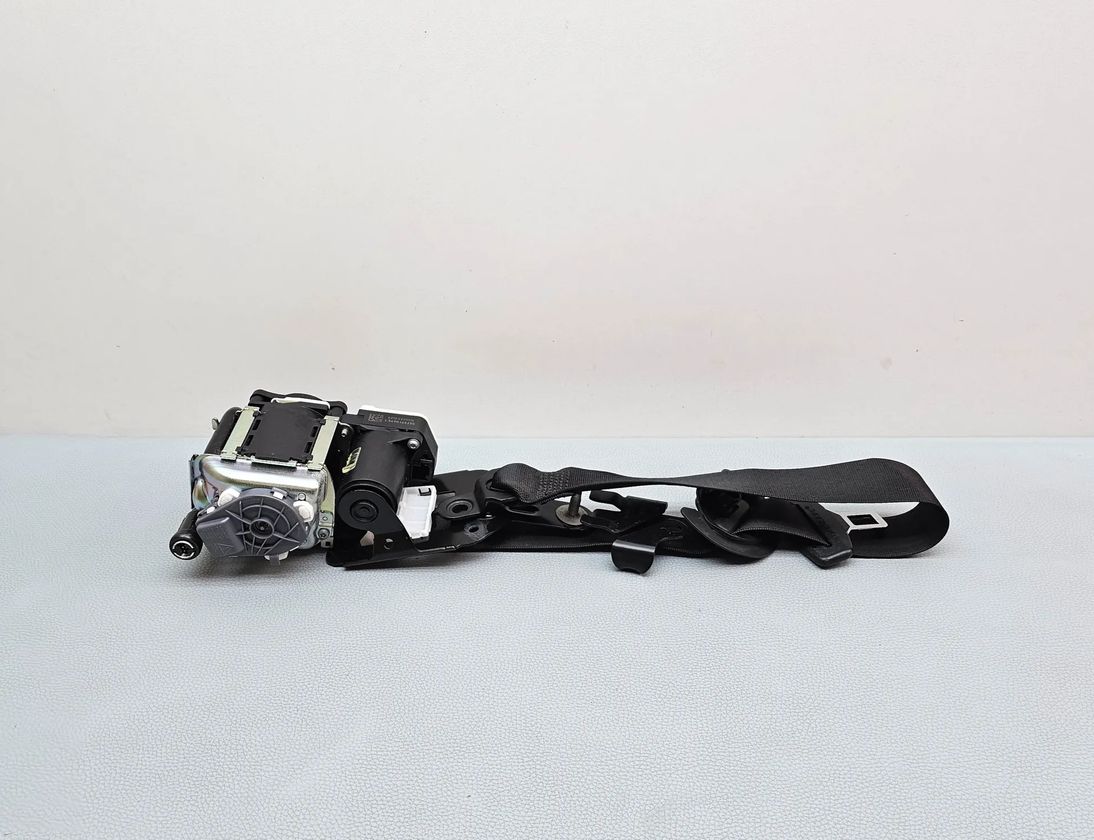 MERCEDES-BENZ C-Class W204/S204/C204 (2004-2015) Forreste højre sikkerhedssele A2048602485 27908143