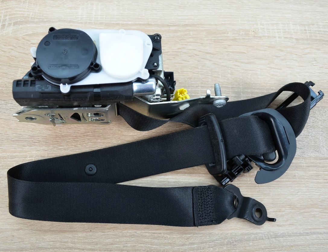 MERCEDES-BENZ GLE W166 (2015-2018) Forreste højre sikkerhedssele A1668601400 3863908