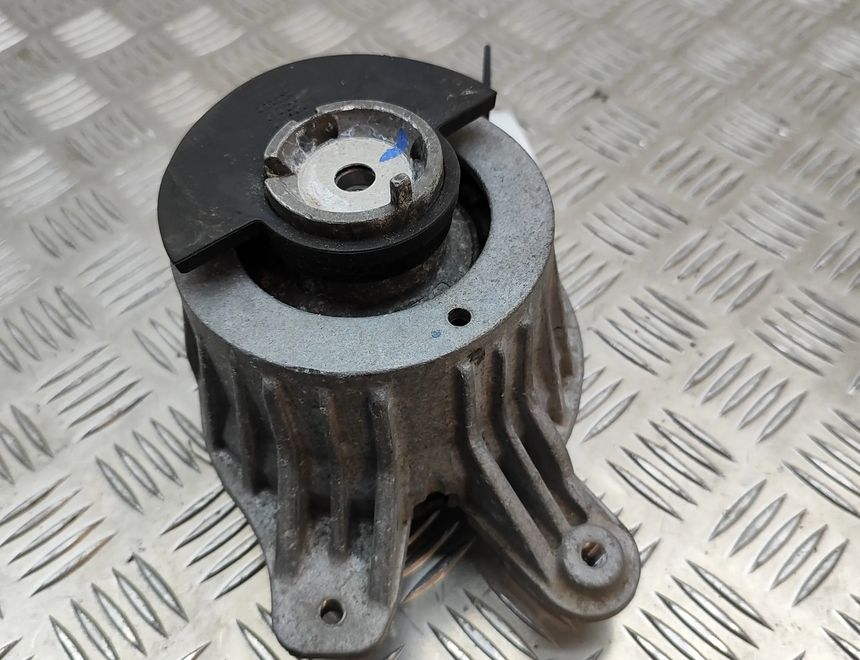 MERCEDES-BENZ E-Class W213/S213/C238/A238 (2016-2024) Motorophæng i venstre side A2132400500 24661046