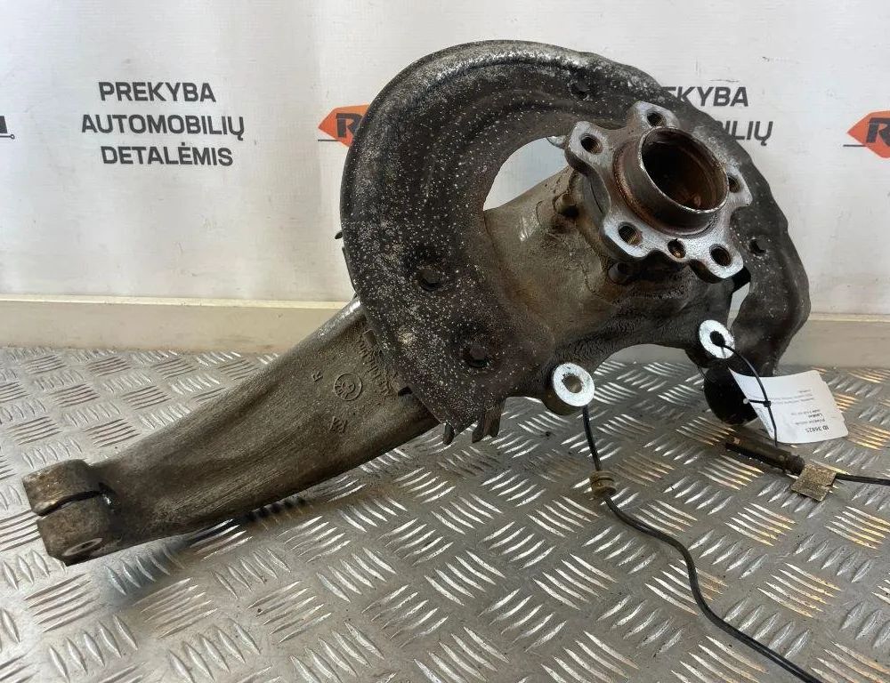 BMW 5 Series G30/G31 (2016-2023) Forreste højre hjulnav 6861798 31606009