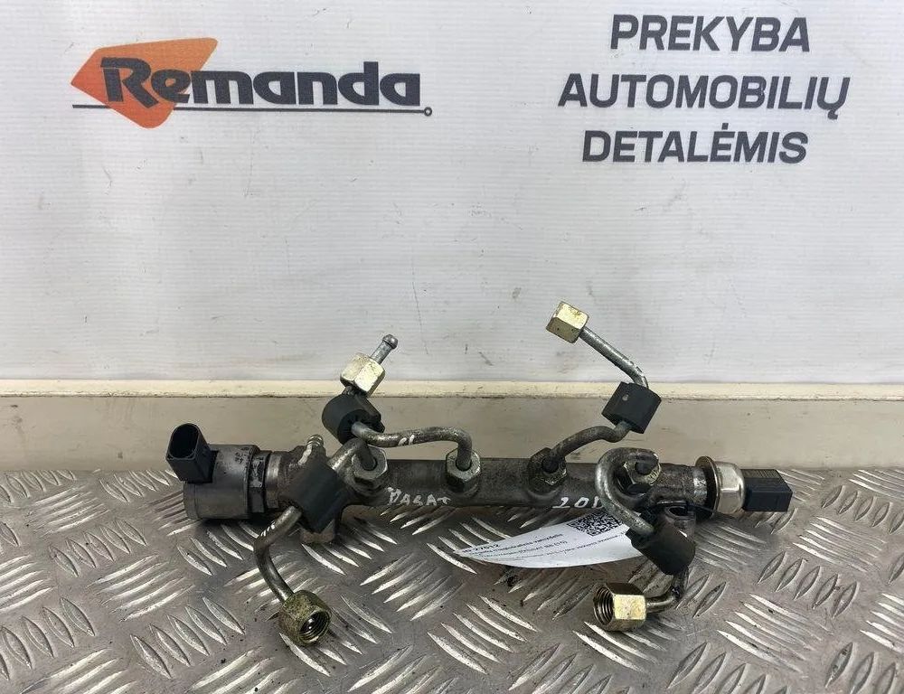 VOLKSWAGEN Passat B7 (2010-2015) Brændstofskinne 04L089,04L906054 31611308