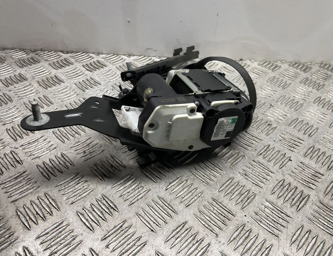 MERCEDES-BENZ C-Class W204/S204/C204 (2004-2015) Forreste højre sikkerhedssele A2048604686,619060900 23140988