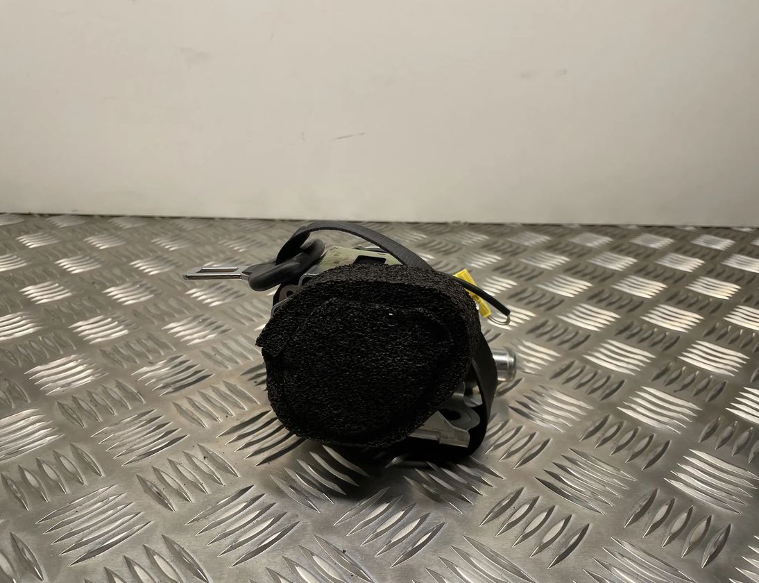 MERCEDES-BENZ C-Class W204/S204/C204 (2004-2015) Bagerste venstre sikkerhedssele A2048608185 26873553