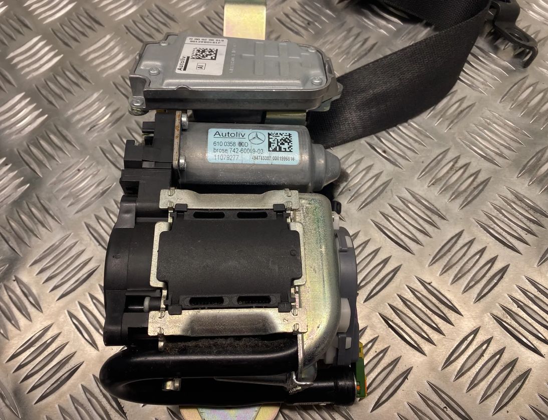 MERCEDES-BENZ E-Class W212/S212/C207/A207 (2009-2016) Forreste højre sikkerhedssele a2128606685 27514416