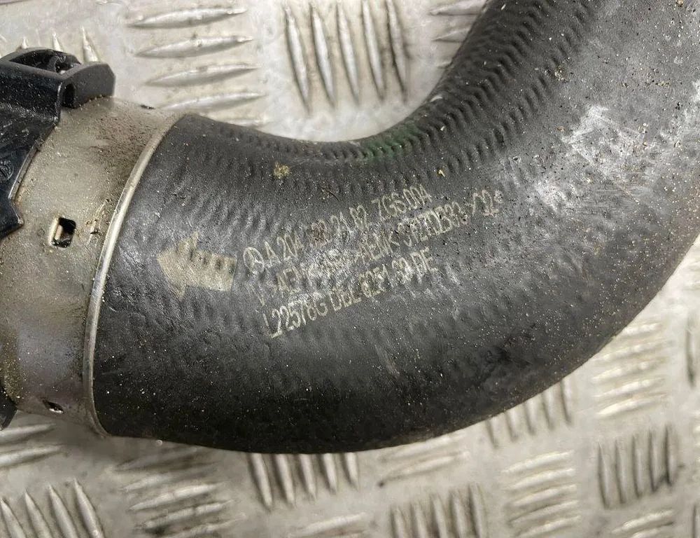 MERCEDES-BENZ C-Class W204/S204/C204 (2004-2015) Intercooler Slangerør A2045282182 30997217