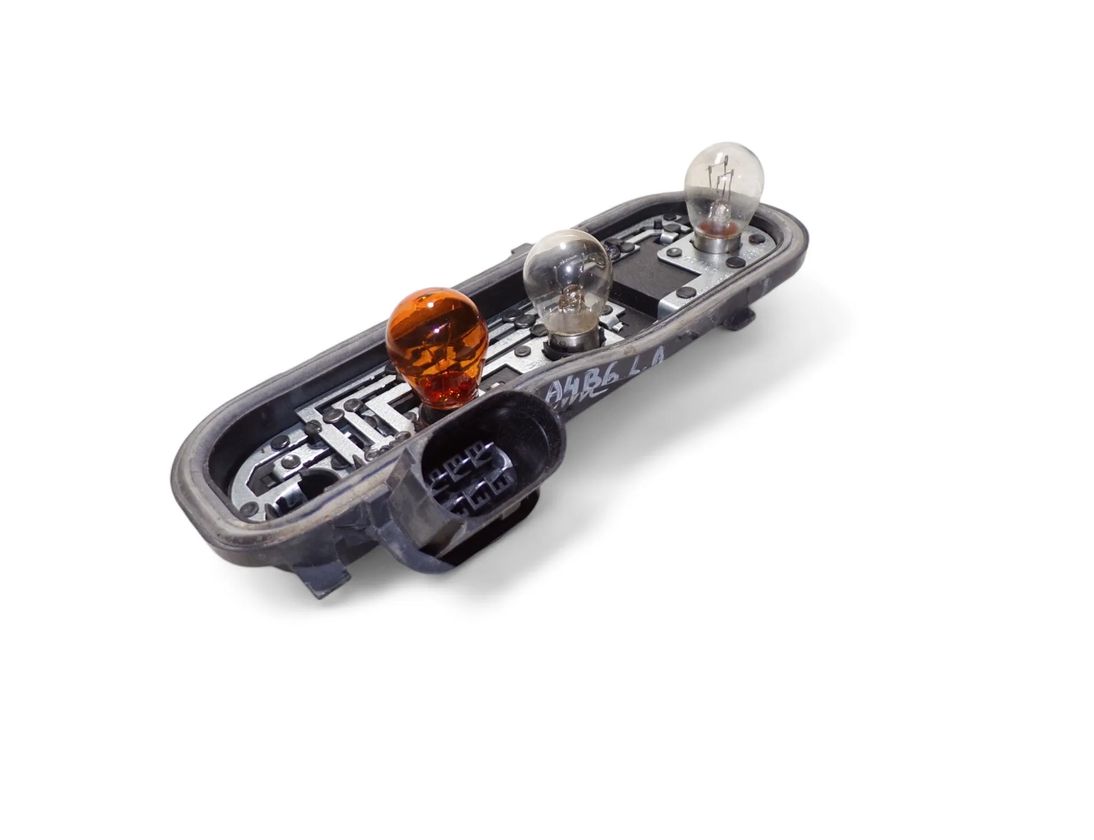 AUDI A4 B6/8E (2000-2005) Baglygtekontakter 8E9945258 27573022