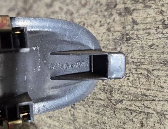 RENAULT Espace 4 generation (2002-2014) Forreste venstre dør vindueskontakt 8200322947 31504890