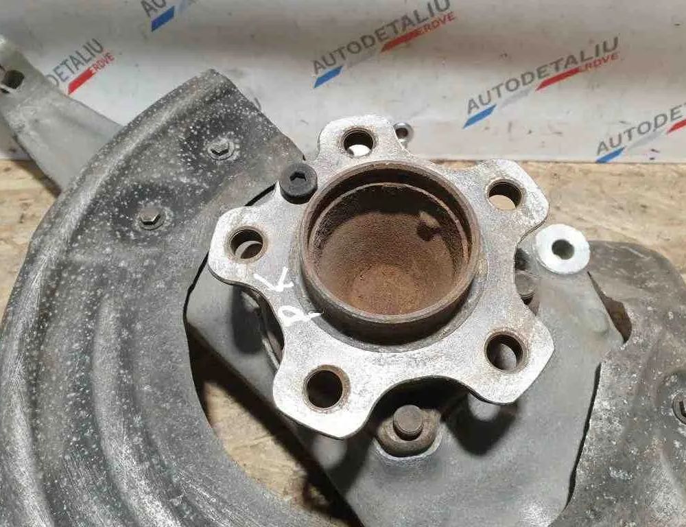 BMW 5 Series G30/G31 (2016-2023) Forreste venstre hjulnav 6861797,6884381,312068843381 32614902