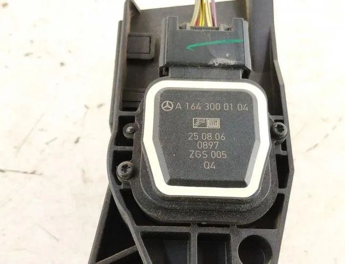 MERCEDES-BENZ R-Class W251 (2005-2017) Gaspedal 1643000104,1643000004 27138356