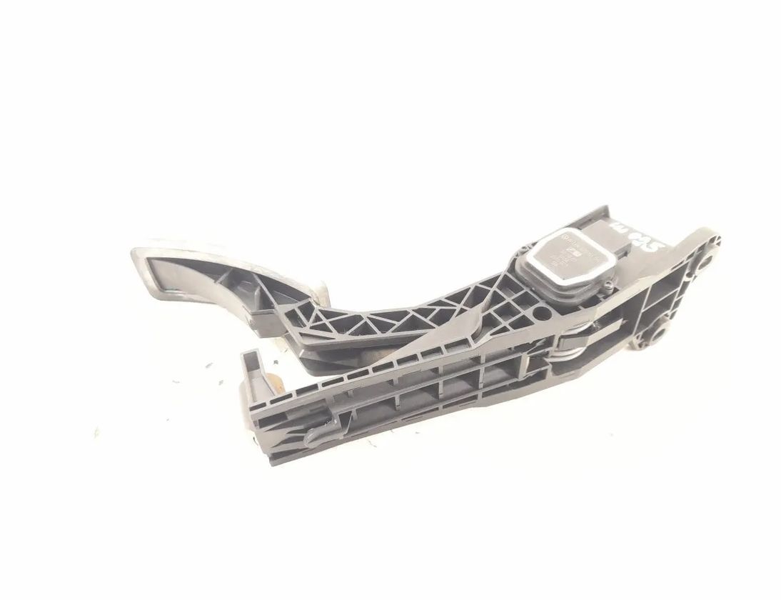 MERCEDES-BENZ R-Class W251 (2005-2017) Gaspedal 1643000104,1643000004,1643000082,A1643000104,A1643000004,A1643000082 28989555