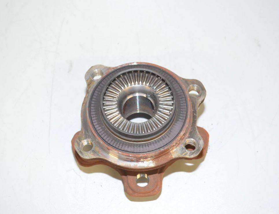 BMW 4 Series G22, G23, G26 (2020-2023) Bagerste venstre hjulleje 6899175,33406899175,31202408656,2408656,31206871193,6871193,31206866316,6866316,33408834930,8834930,31208838134,8838134,33406899174,6899174 32972513