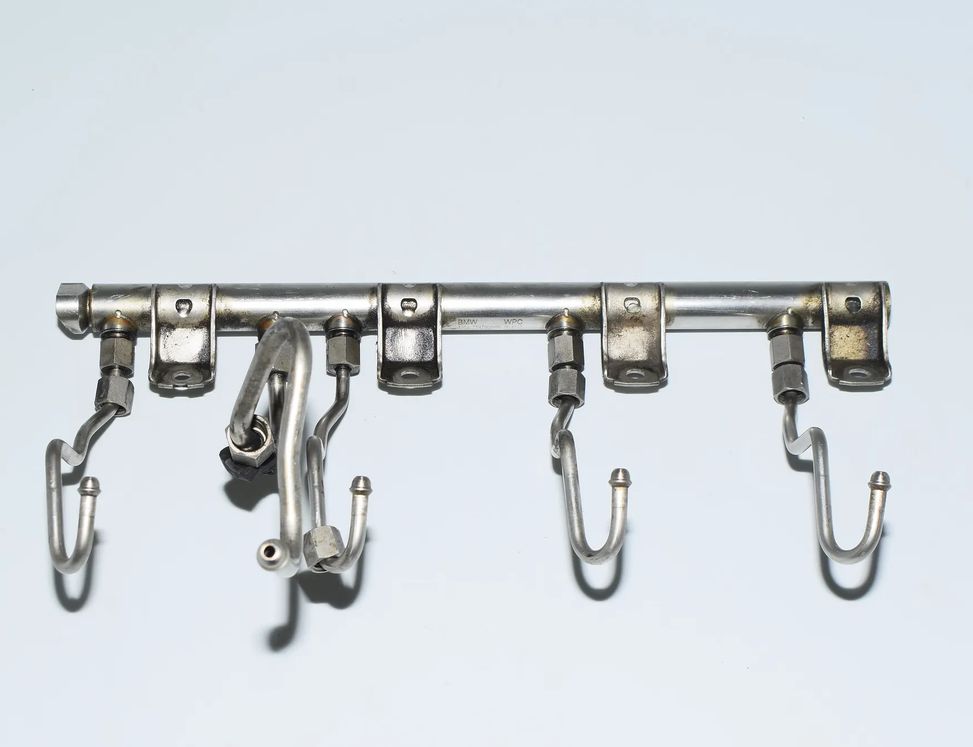 BMW 7 Series F01/F02 (2008-2015) Brændstofskinne 7547600 4012079