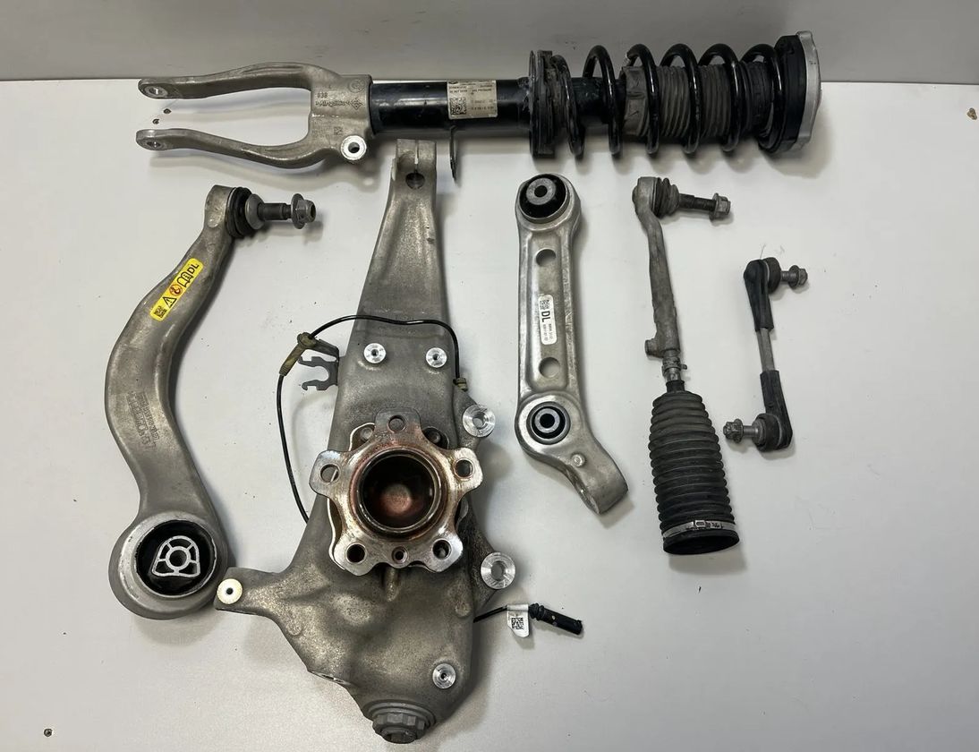 BMW 5 Series G30/G31 (2016-2023) Forreste venstre affjedring 6884385,6861165,6861181,8873893,6868688,6869535,6861485,6866613,6899176,6874632 29861076